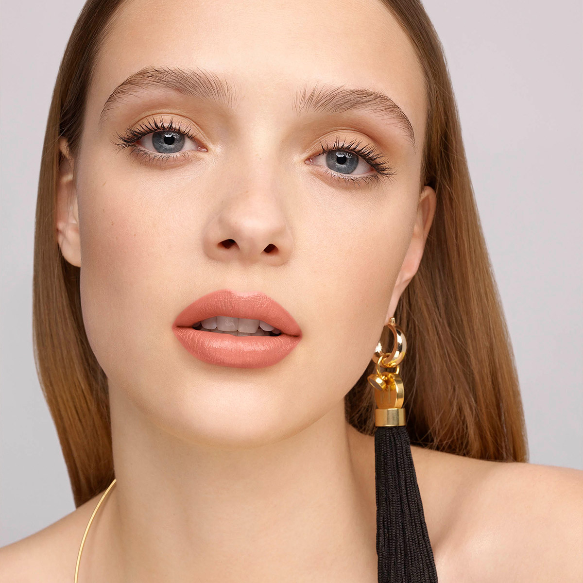 FABULOUS KISS LIPSTICK SATIN (LABIAL EFECTO SATINADO)